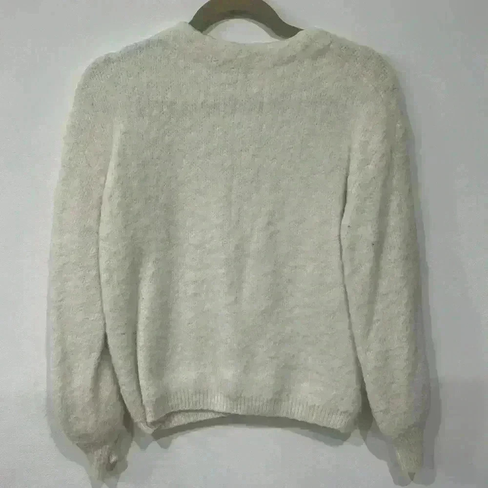 Fuzzy sweater - Picture 3 of 3